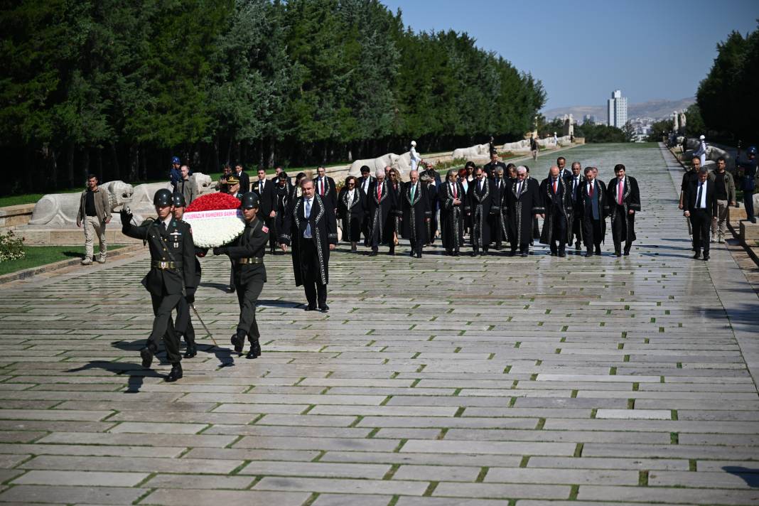 Uyuşmazlık Mahkemesi Başkanlığı heyeti Anıtkabir'i ziyaret etti 11